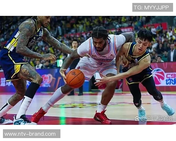 街舞战术解析:深入探讨上海街舞队的防守策略与技巧